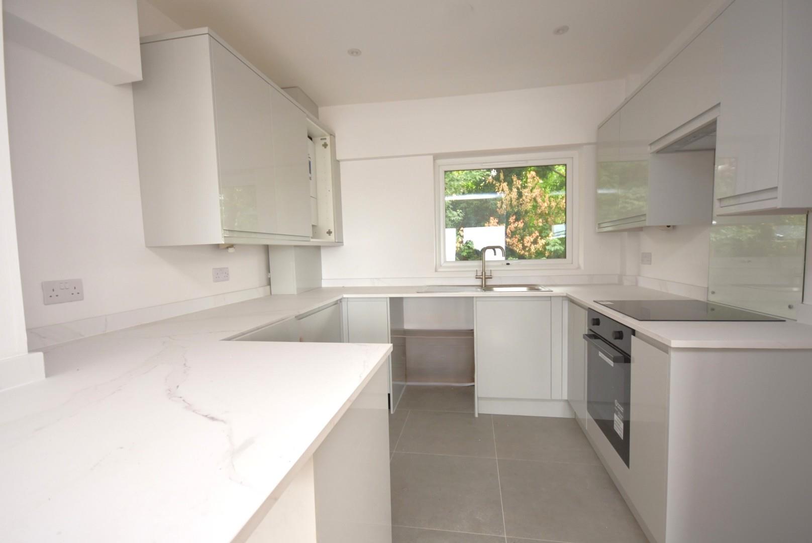 16 Windsor Court, The Esplanade, Penarth, CF64 3AT